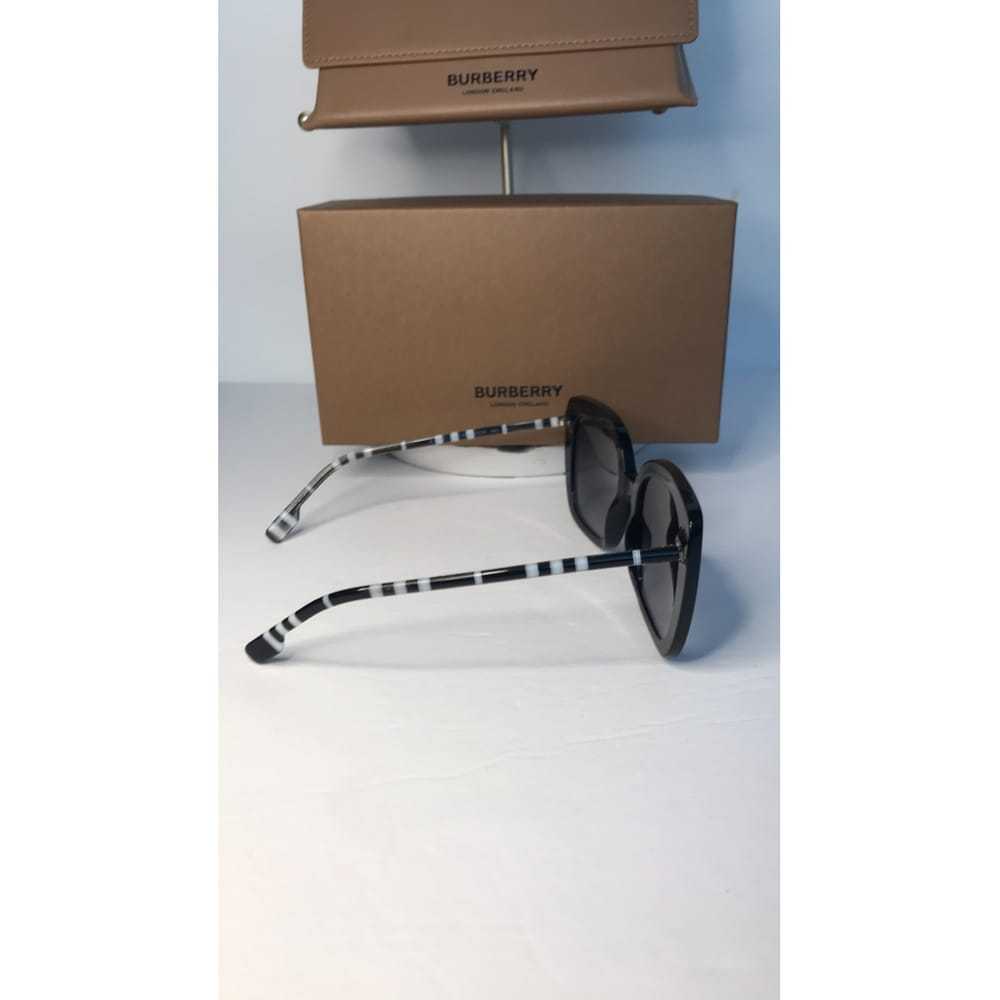 Burberry Oversized sunglasses - image 10