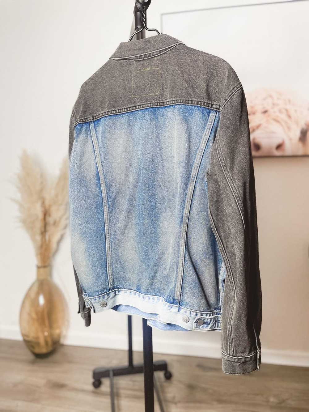 Levi's Two tone Levi’s Denim Jacket - image 2