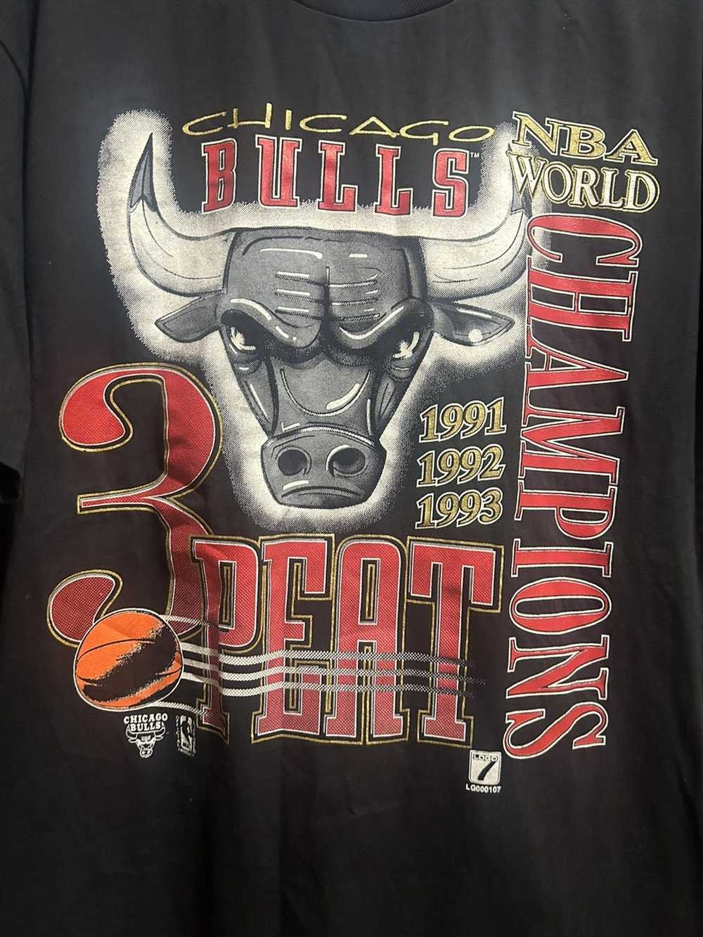 Chicago Bulls Vintage 90s Chicago Bulls Three Pea… - image 3
