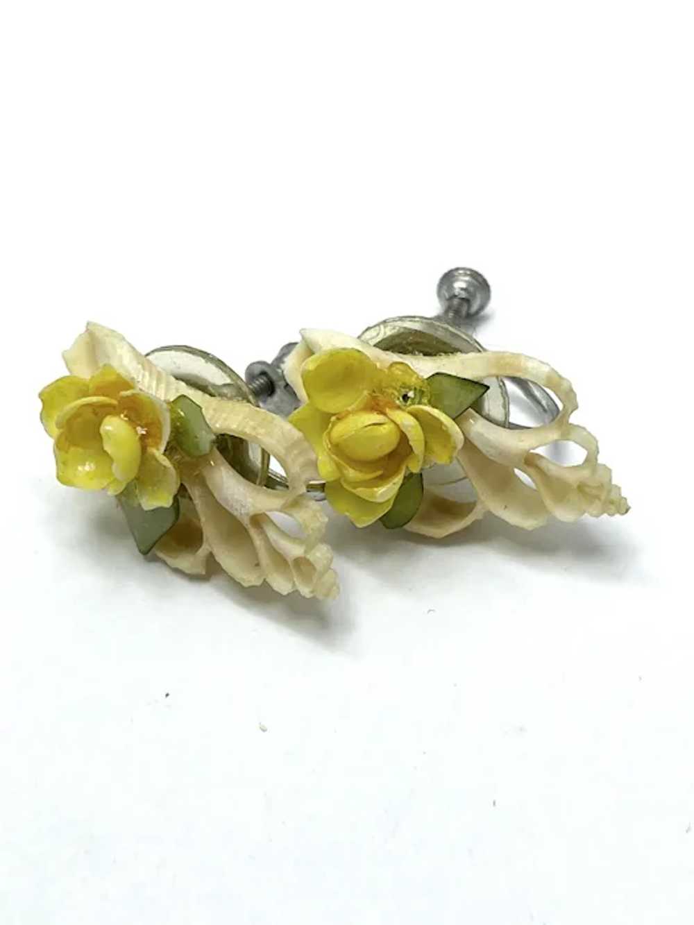 Vintage Shell Flower Earrings - image 2