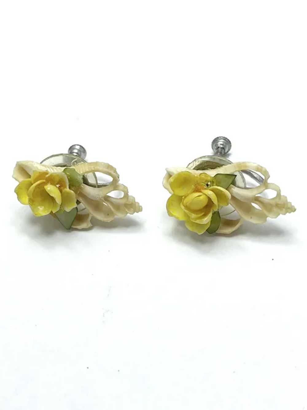 Vintage Shell Flower Earrings - image 3