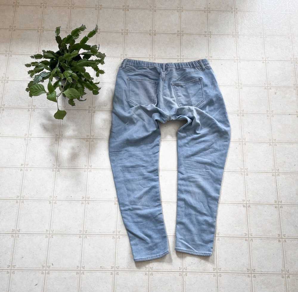 Uniqlo Uniqlo Slim Fit Light Washed Jeans - image 4