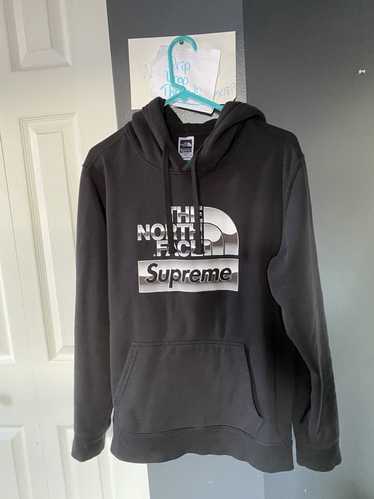 Supreme × The North Face Supreme X North Face Met… - image 1