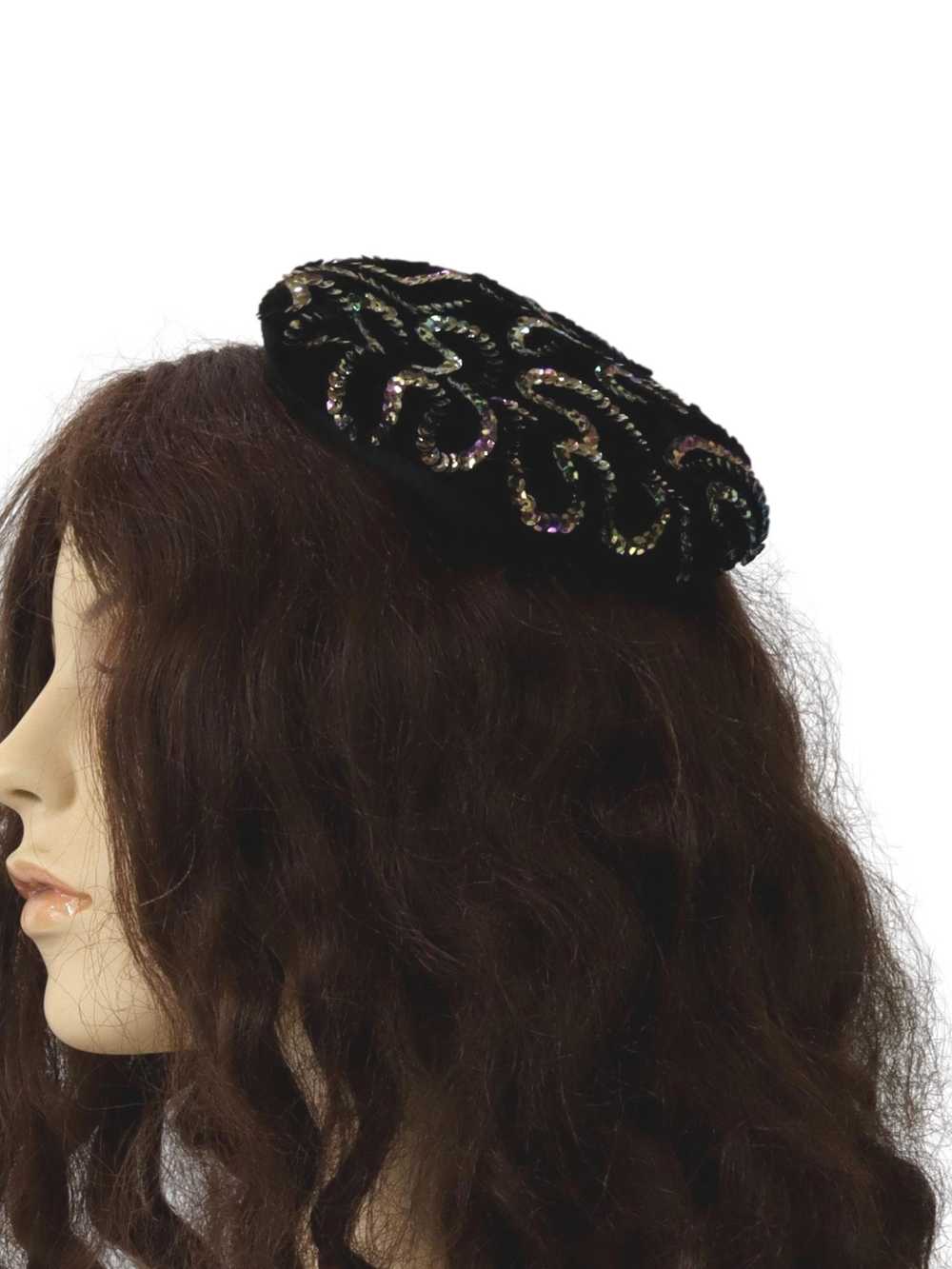 1960's Womens Velvet Fascinator Hat - image 1