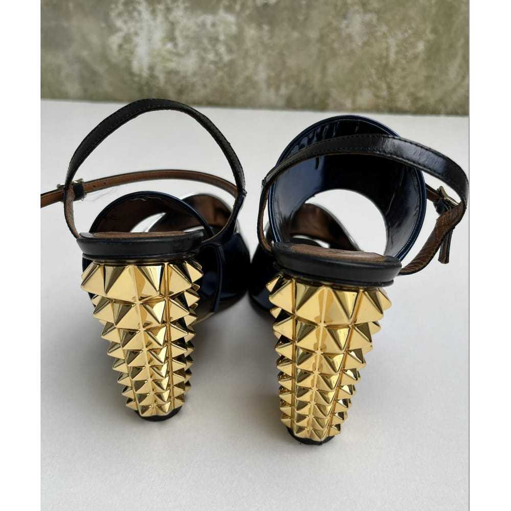 Fendi Colibri leather sandals - image 8