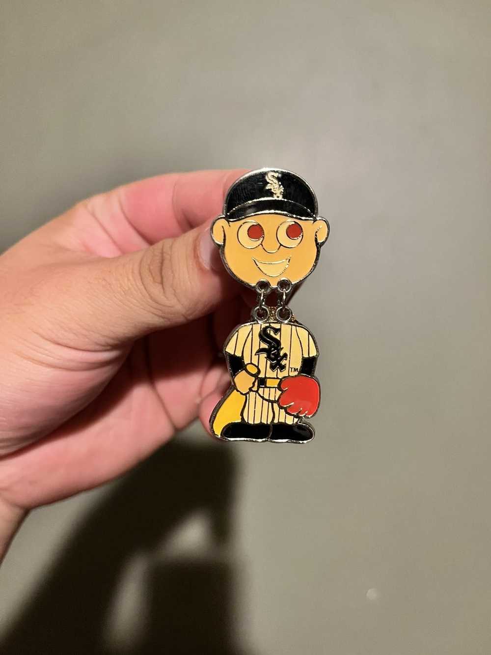 Hat Club × MLB × Pins HatClub Pin and others. - image 2