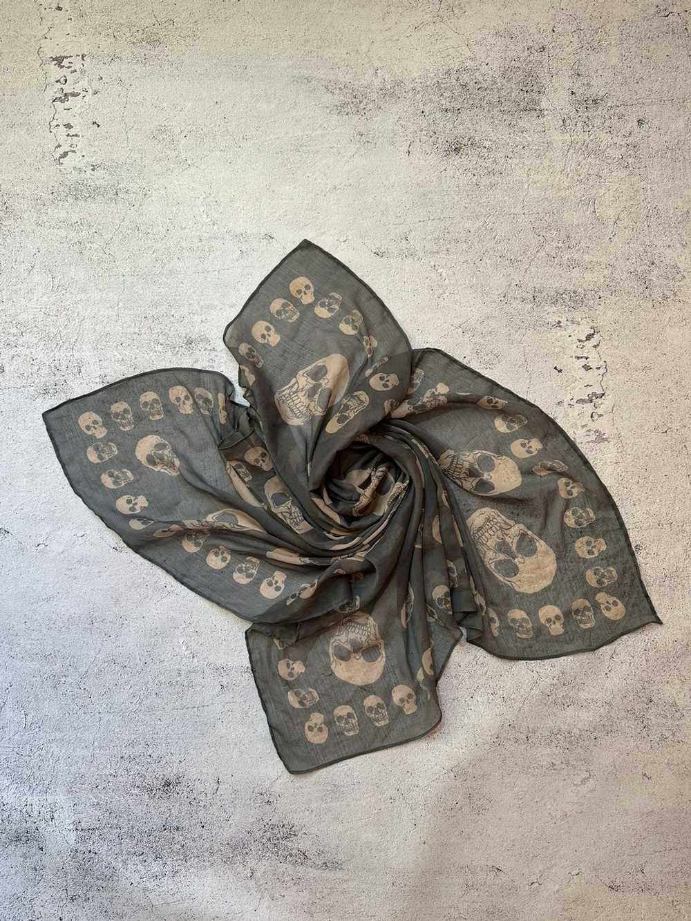 Avant Garde × Japanese Brand Skull scarf grey - image 2