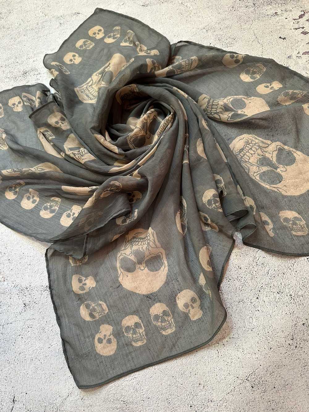 Avant Garde × Japanese Brand Skull scarf grey - image 4