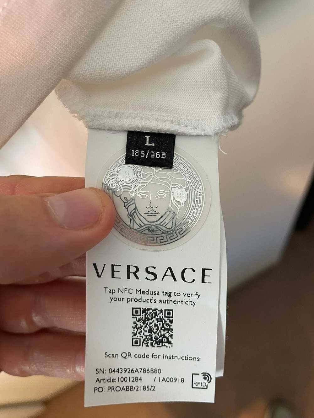 Versace Versace Taylor fit Logo T-shirt size L wh… - image 3