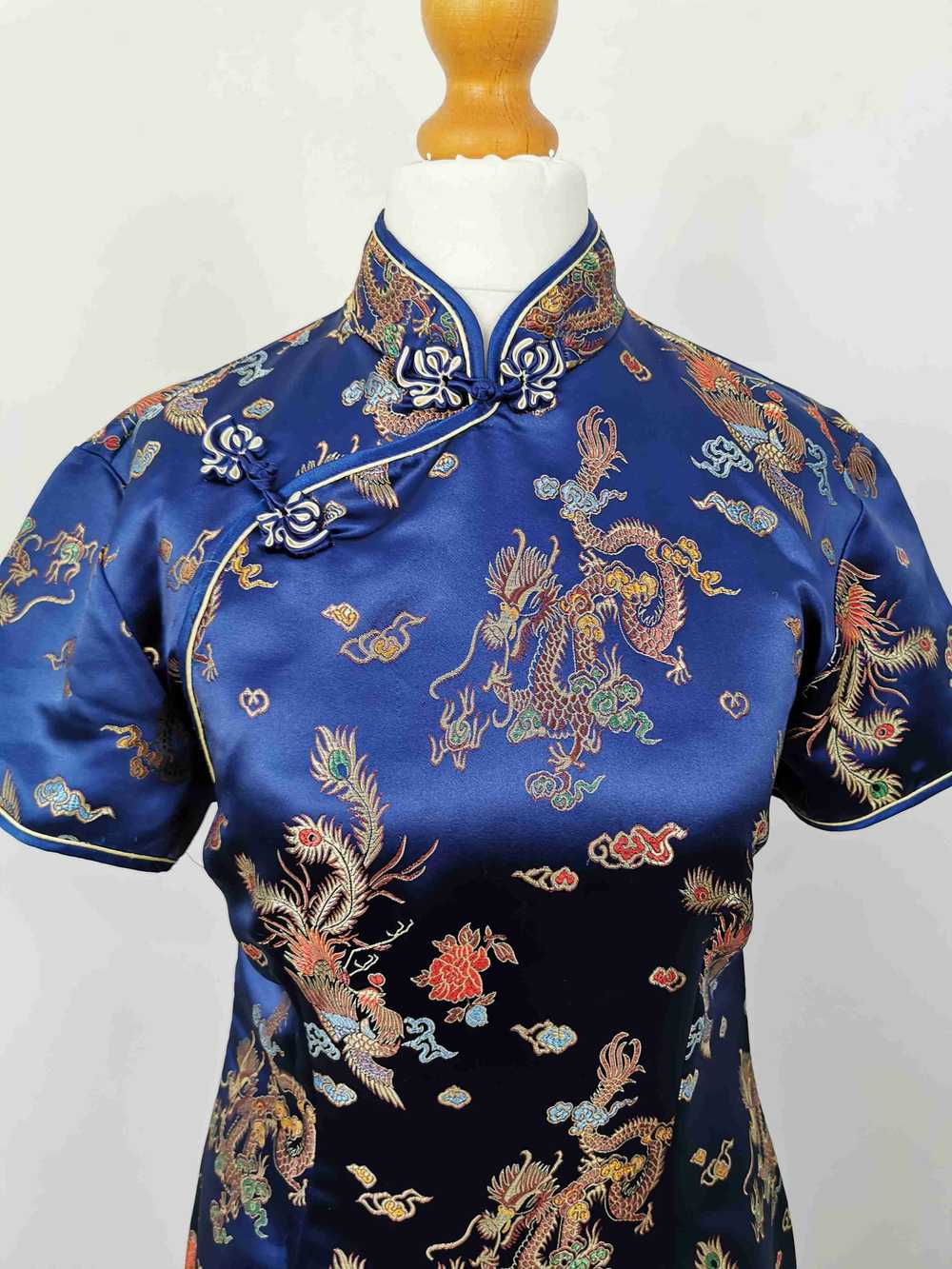 Asian long dress - Long dark blue satin Asian dre… - image 5
