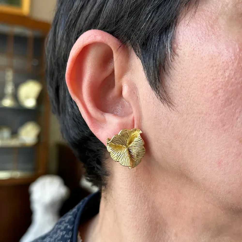 18K Yellow Gold Earring - image 5