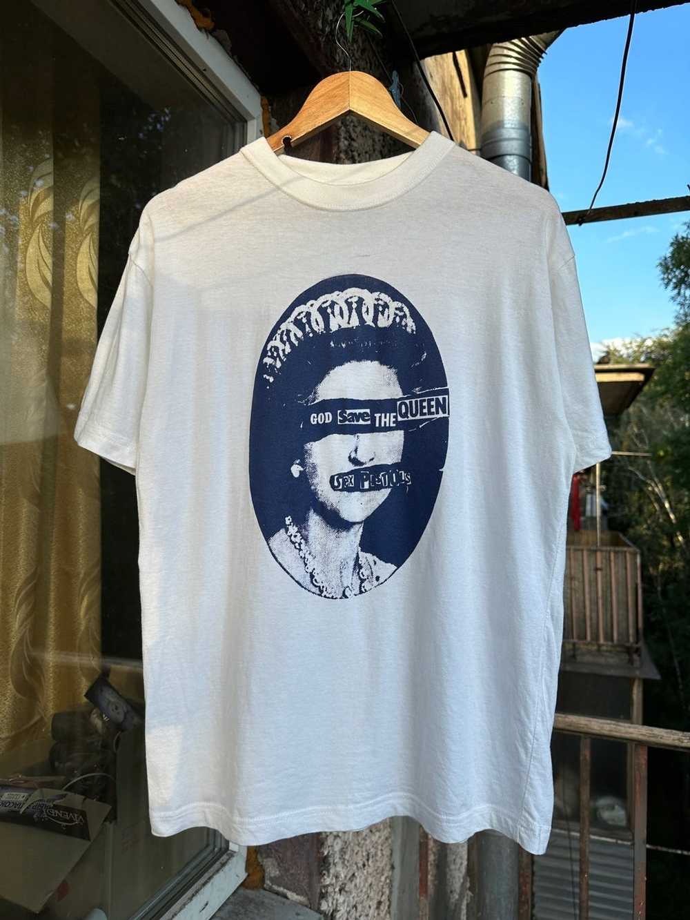 Band Tees × Vintage Vintage Sex Pistols God Save … - image 1