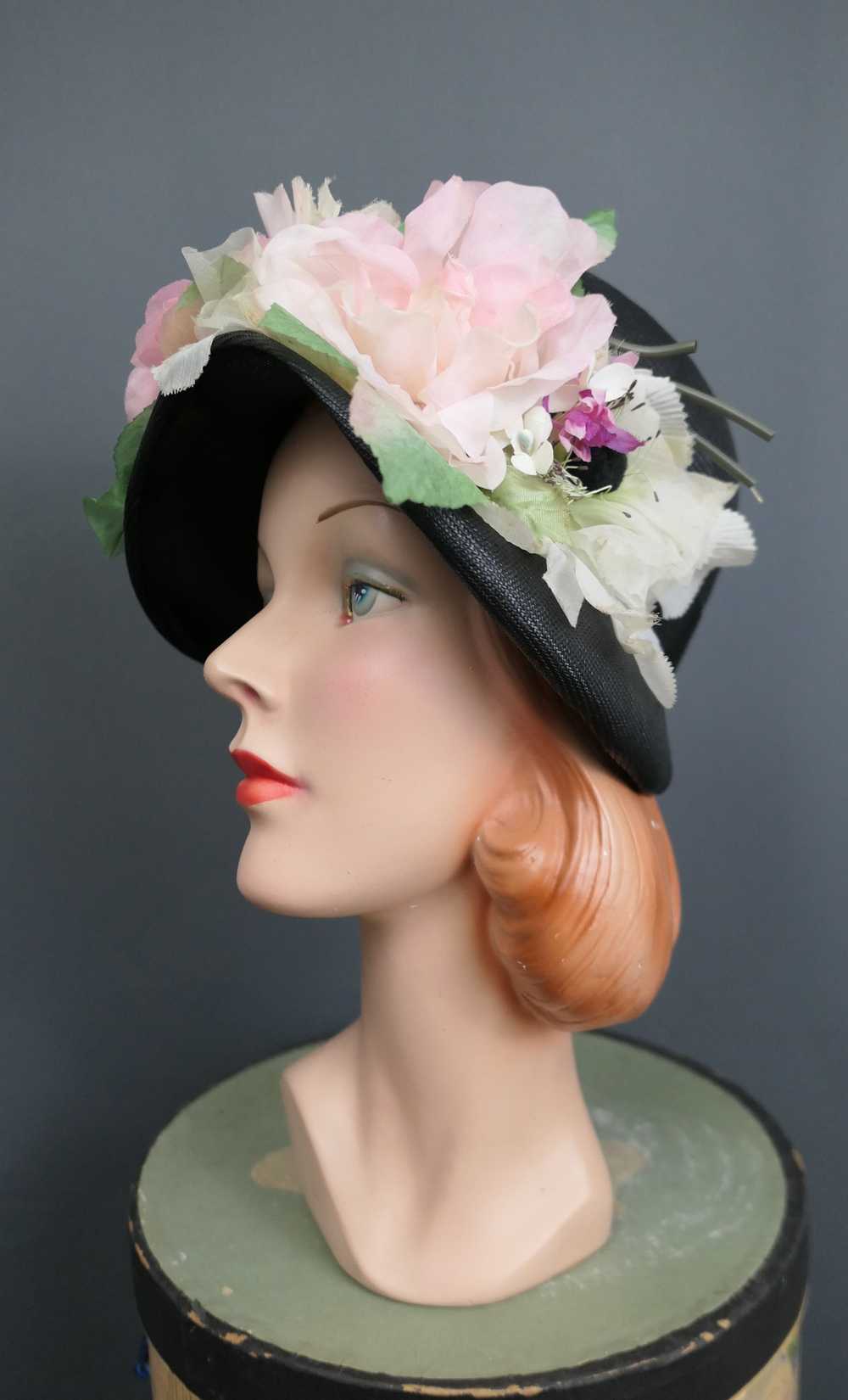 Vintage Black Straw Bucket Hat with Large Flowers… - image 1