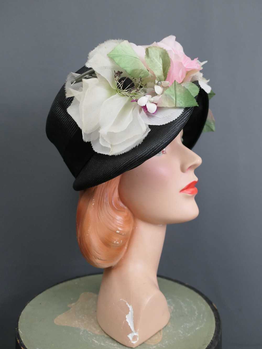 Vintage Black Straw Bucket Hat with Large Flowers… - image 3