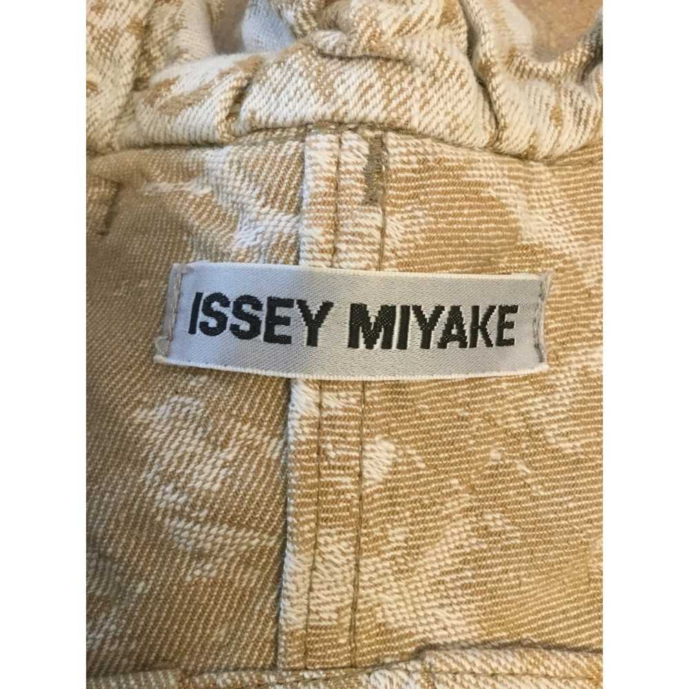 Issey Miyake Issey Miyake Pleated scoop neck Cap … - image 3
