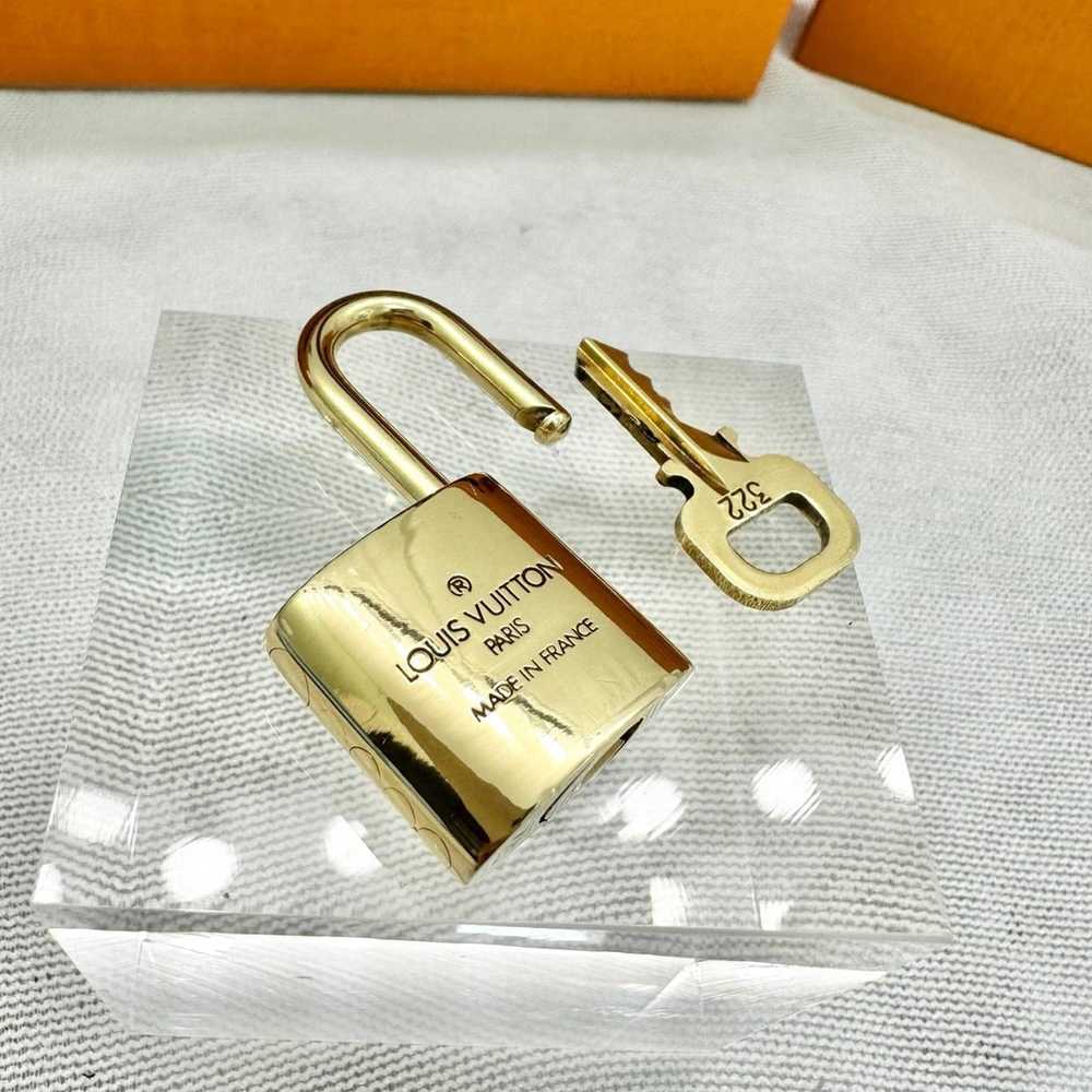 Louis Vuitton Louis Vuitton Lock and Key #322 - image 5