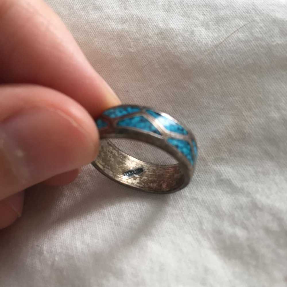 Artisan Made Sterling Silver Turquoise Chip Ring - image 5