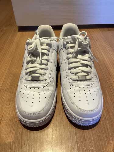 Nike WHITE AIRFORCES GREAT CONDITION
