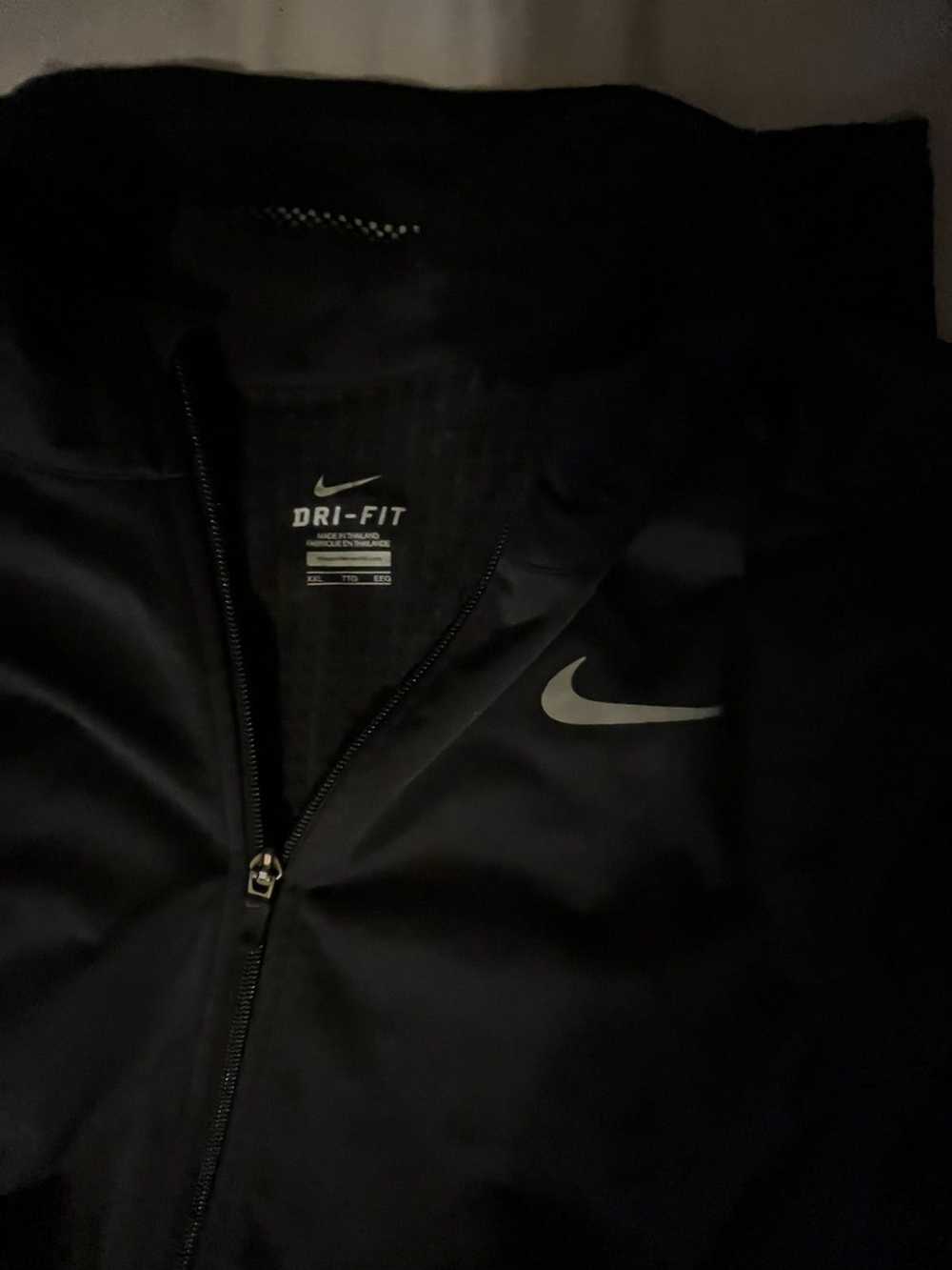 Nike Dri-Fit running jacket - image 3
