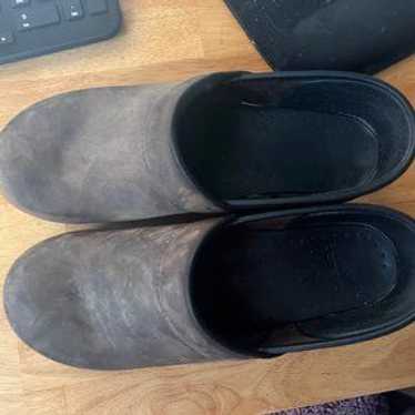Dansko Size 40 Clogs - image 1