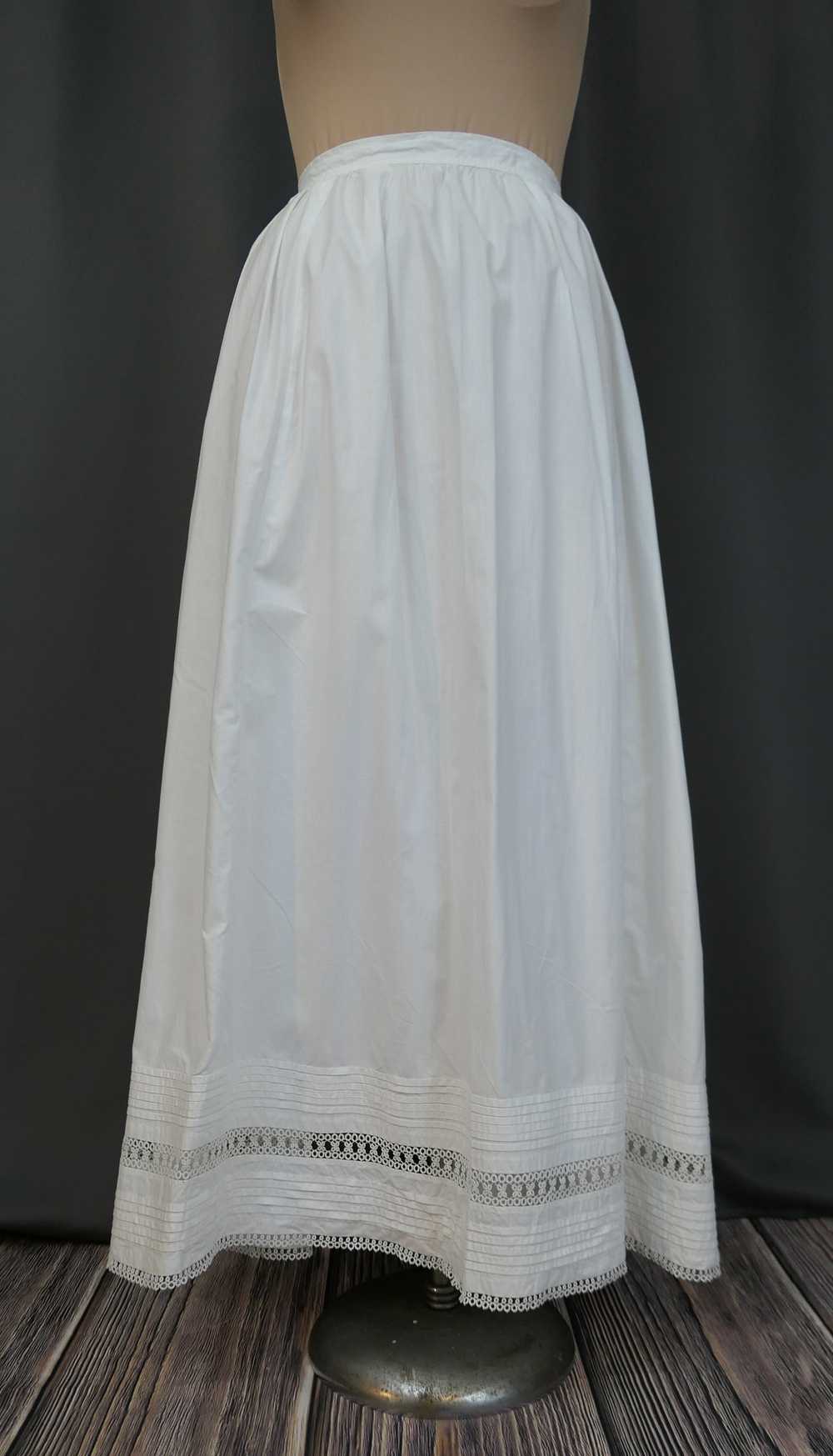 Edwardian 1900s White Cotton Petticoat with Tatte… - image 1