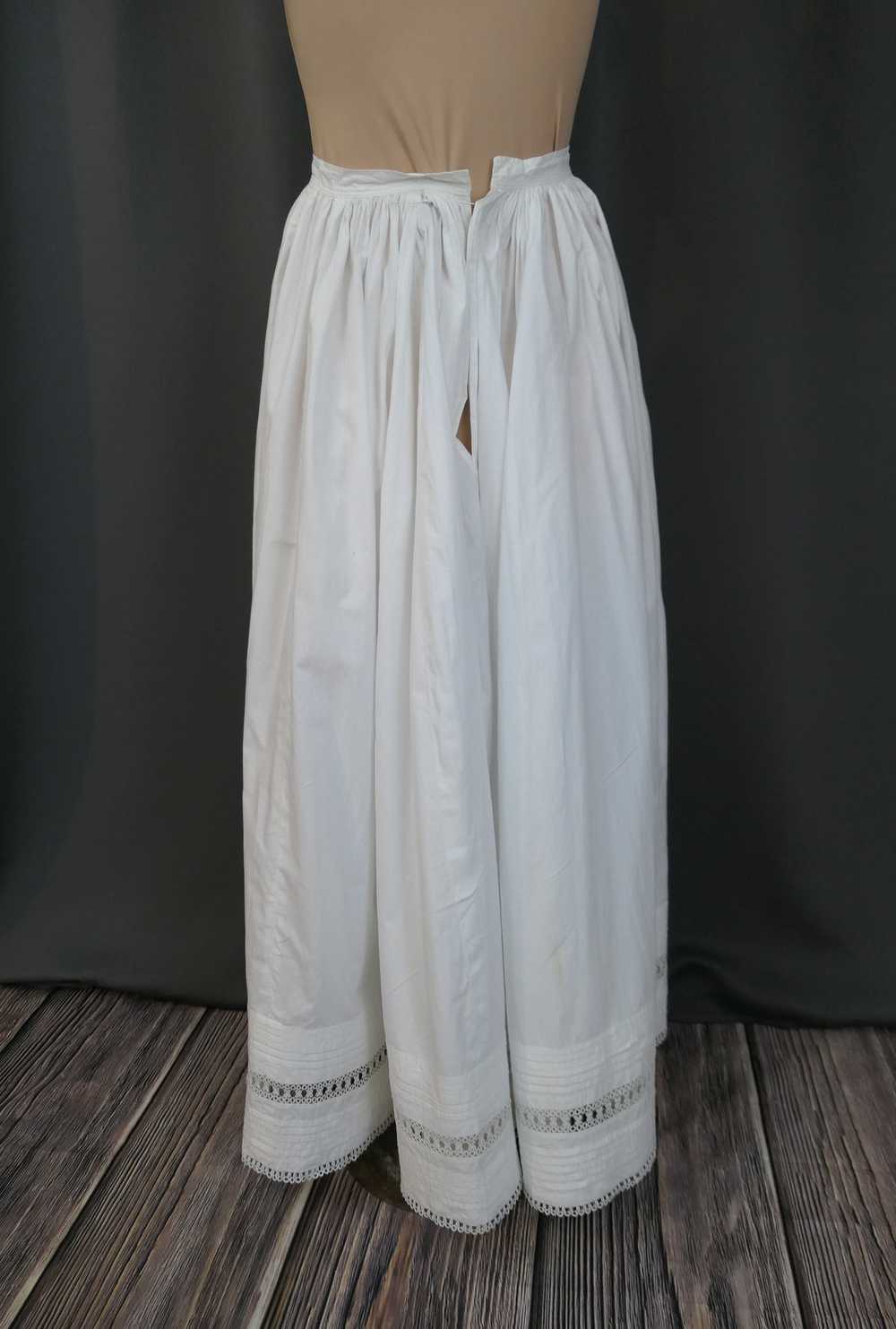 Edwardian 1900s White Cotton Petticoat with Tatte… - image 8