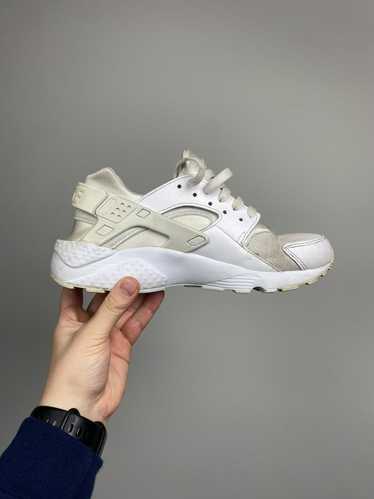 Nike × Sneakers × Streetwear Triple white huarache