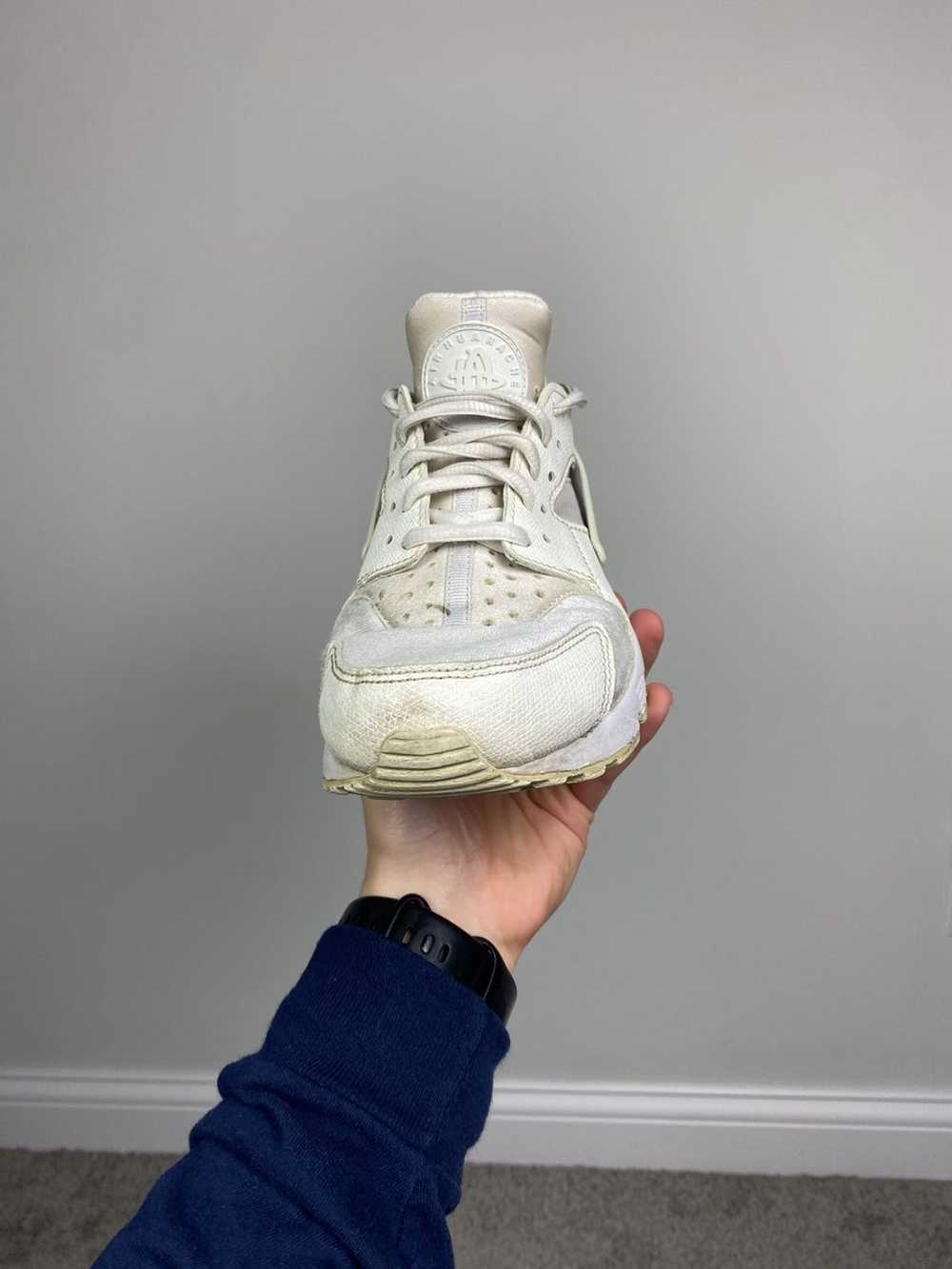 Nike × Sneakers × Streetwear Triple white huarach… - image 4