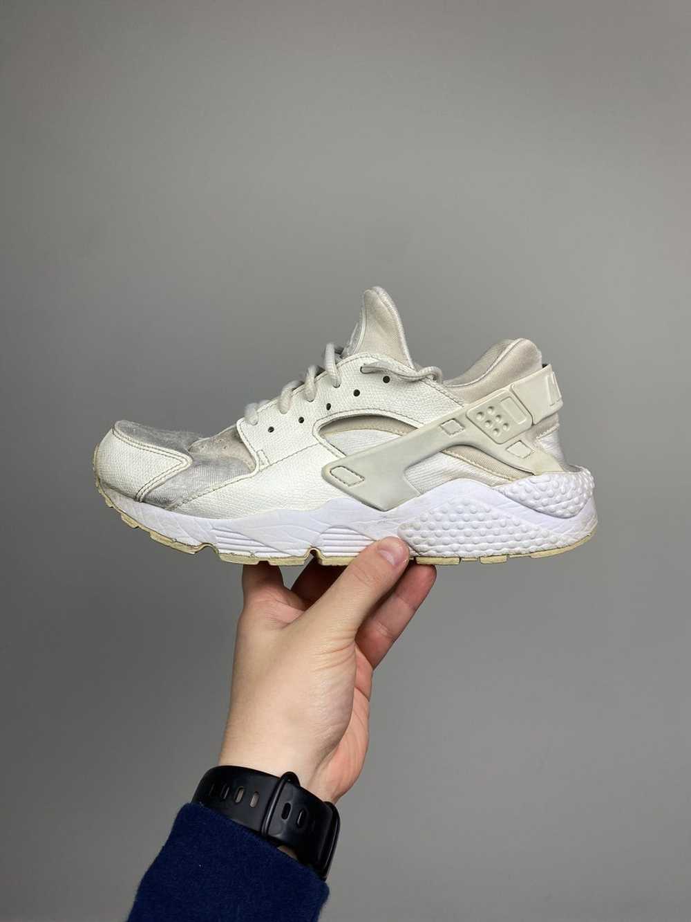 Nike × Sneakers × Streetwear Triple white huarach… - image 5
