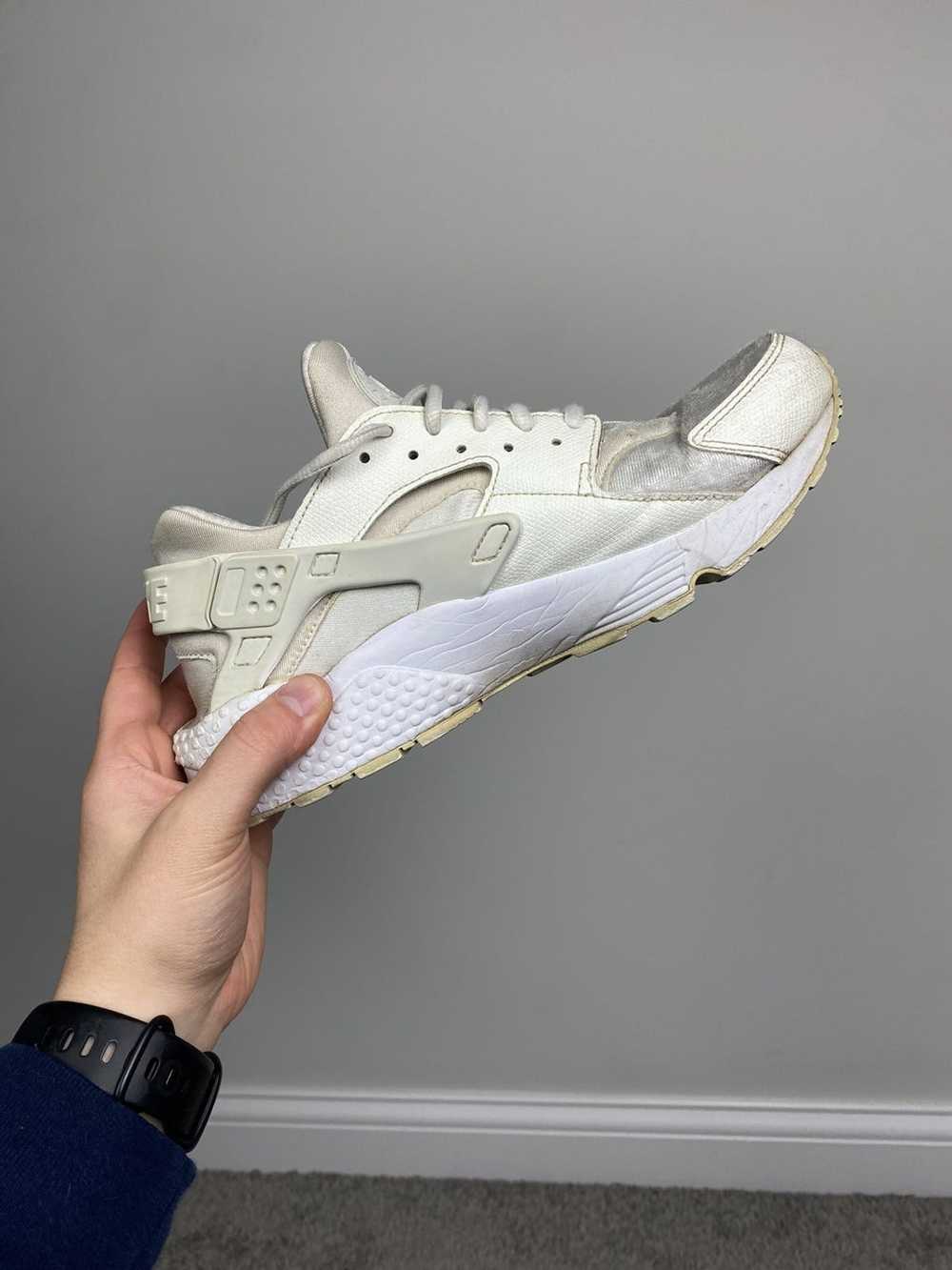 Nike × Sneakers × Streetwear Triple white huarach… - image 9
