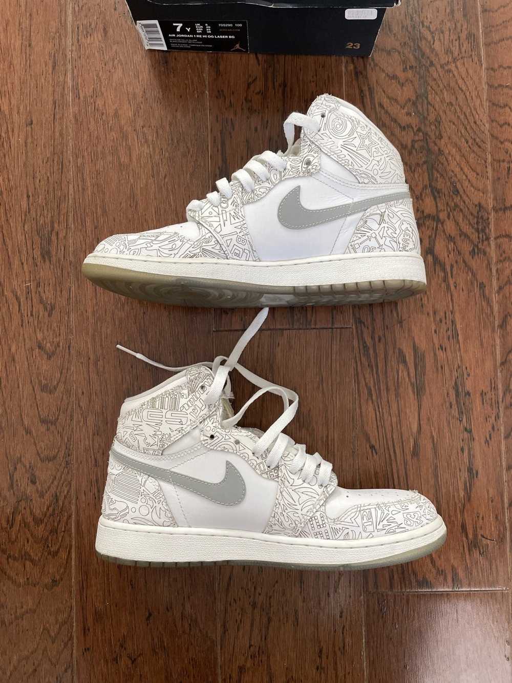 Nike Jordan 1 Hi OG Laser - image 7