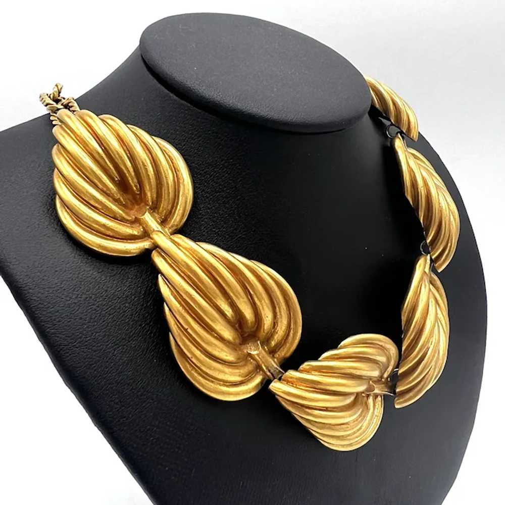 GORGEOUS Golden Leaf Necklace - image 2