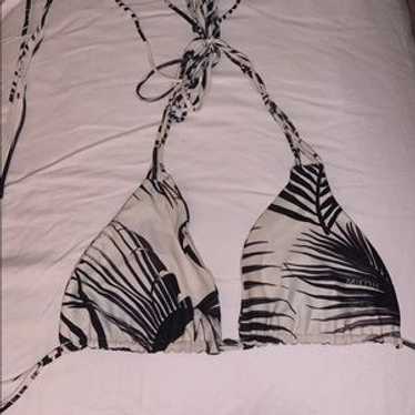 Mikoh Triangle Top Size Medium - image 1