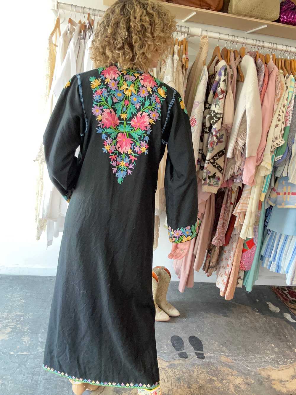 Vintage Subhana Kashmiri Embroidered Robe - image 7