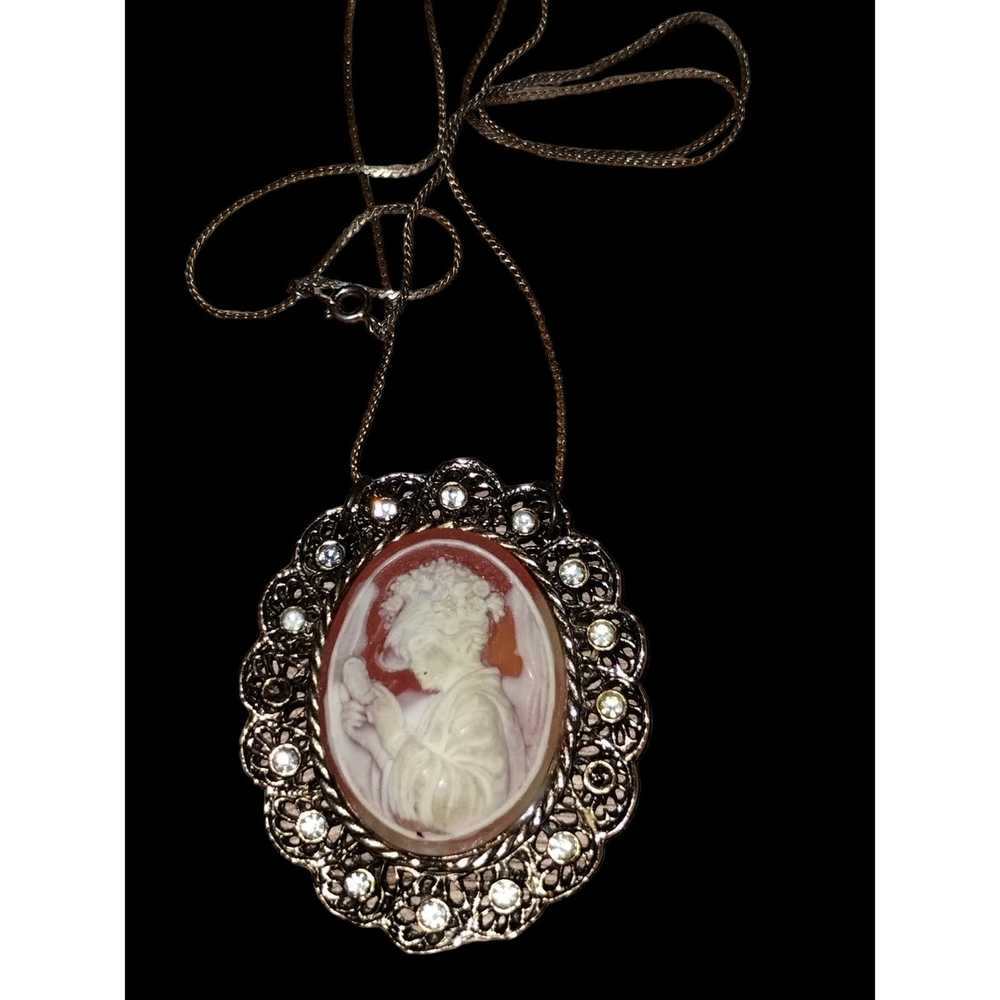 Antique River Old antique left facing lady cameo neck… - Gem