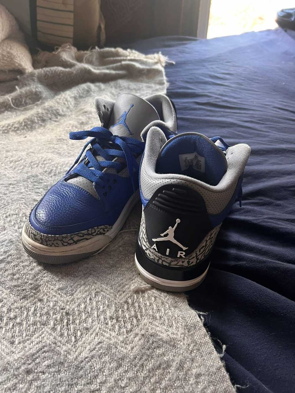 Jordan Brand × Nike Air Jordan 3 Varsity Royal - image 2