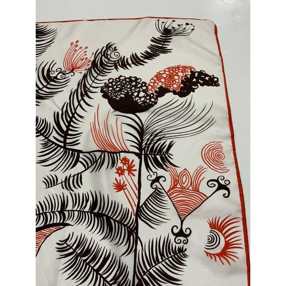 Designer LEONARDI White Floral Silk Scarf 29.5”/ … - image 3