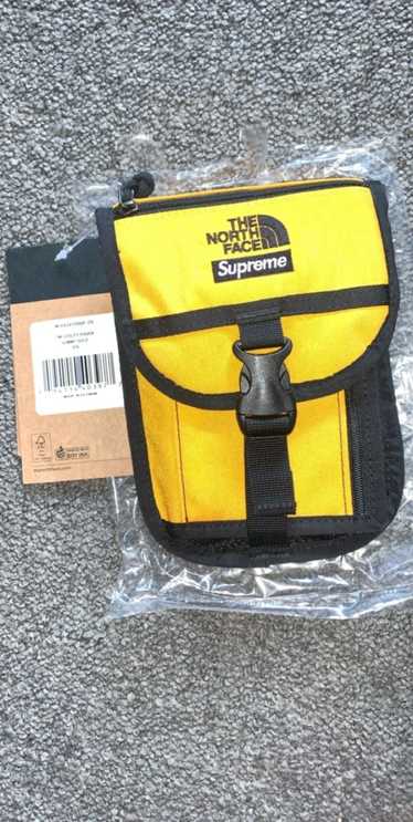 Supreme × The North Face Supreme X The North Face 