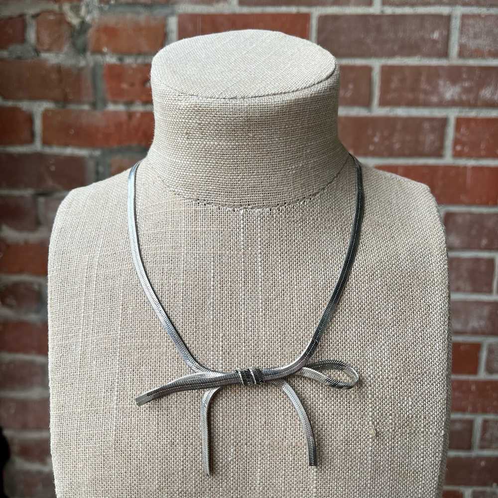 1980s Silver Bow Necklace - image 1