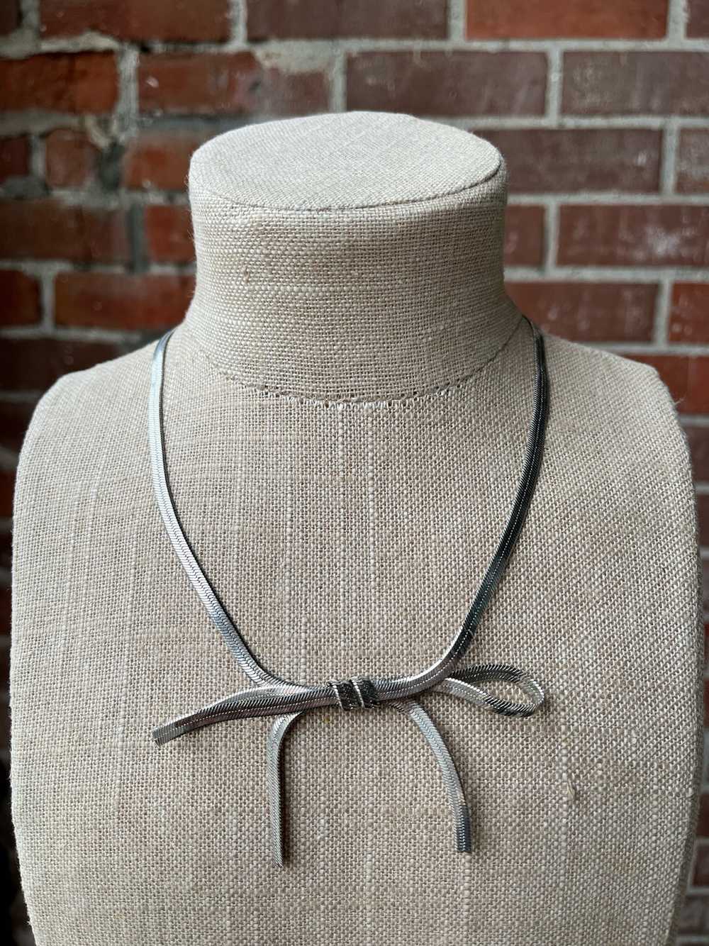 1980s Silver Bow Necklace - image 2