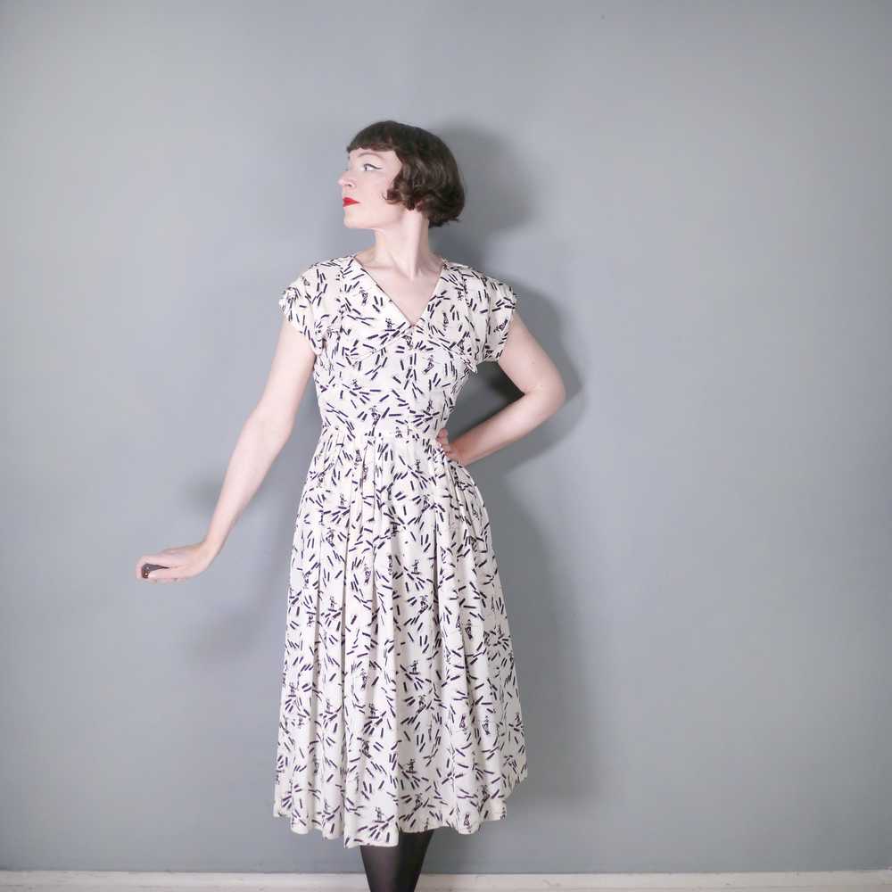 40s AMAZING WHIMSICAL NOVELTY PRINT DRESS WITH LO… - image 3