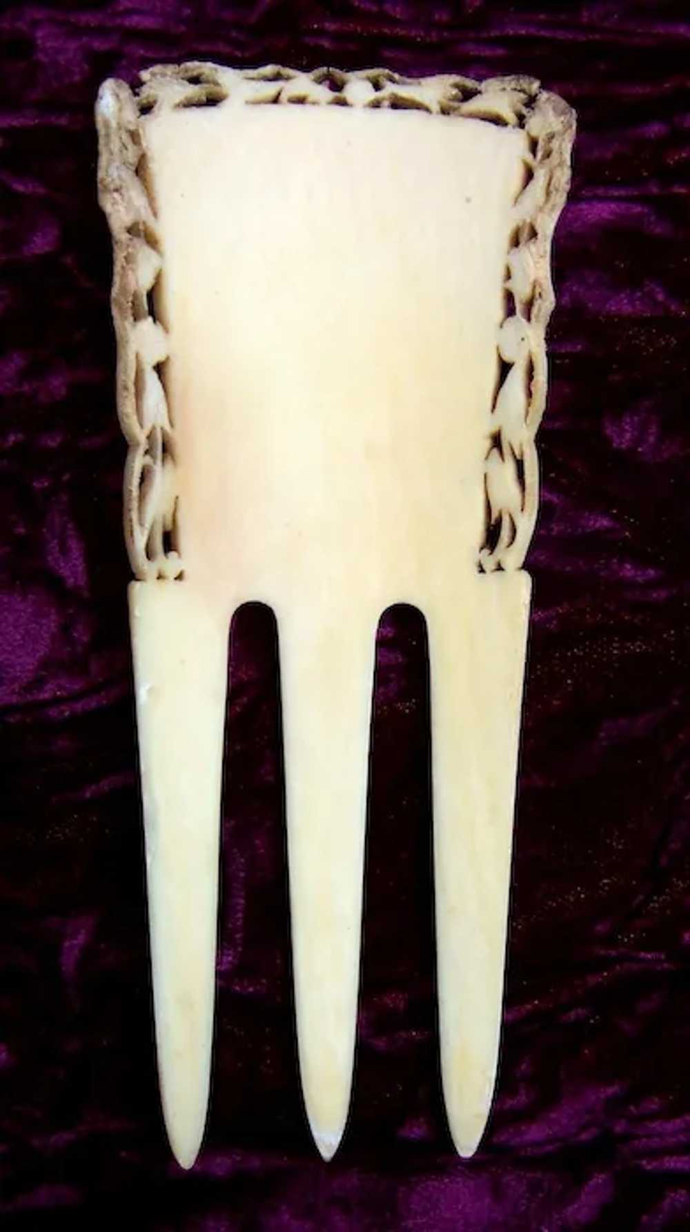 Victorian carved bone hair comb Spanish style hai… - image 2