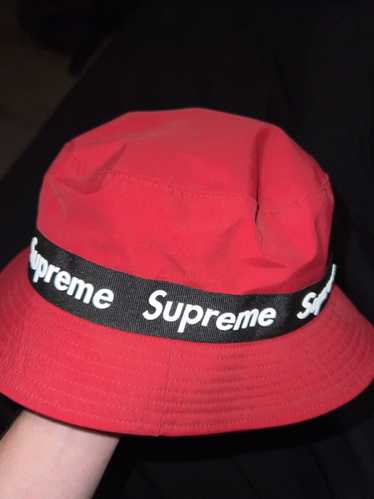 Supreme Supreme 3M bucket red - image 1