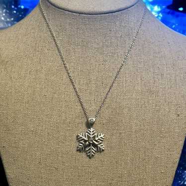 Vintage Vintage Christmas snowflake pendant neckl… - image 1