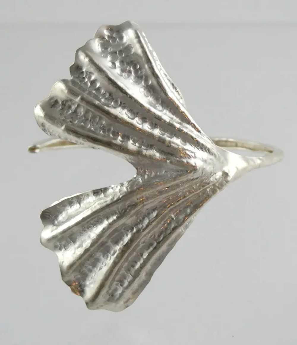 Artisan Handmade Unmarked Sterling Silver Ginkgo … - image 2