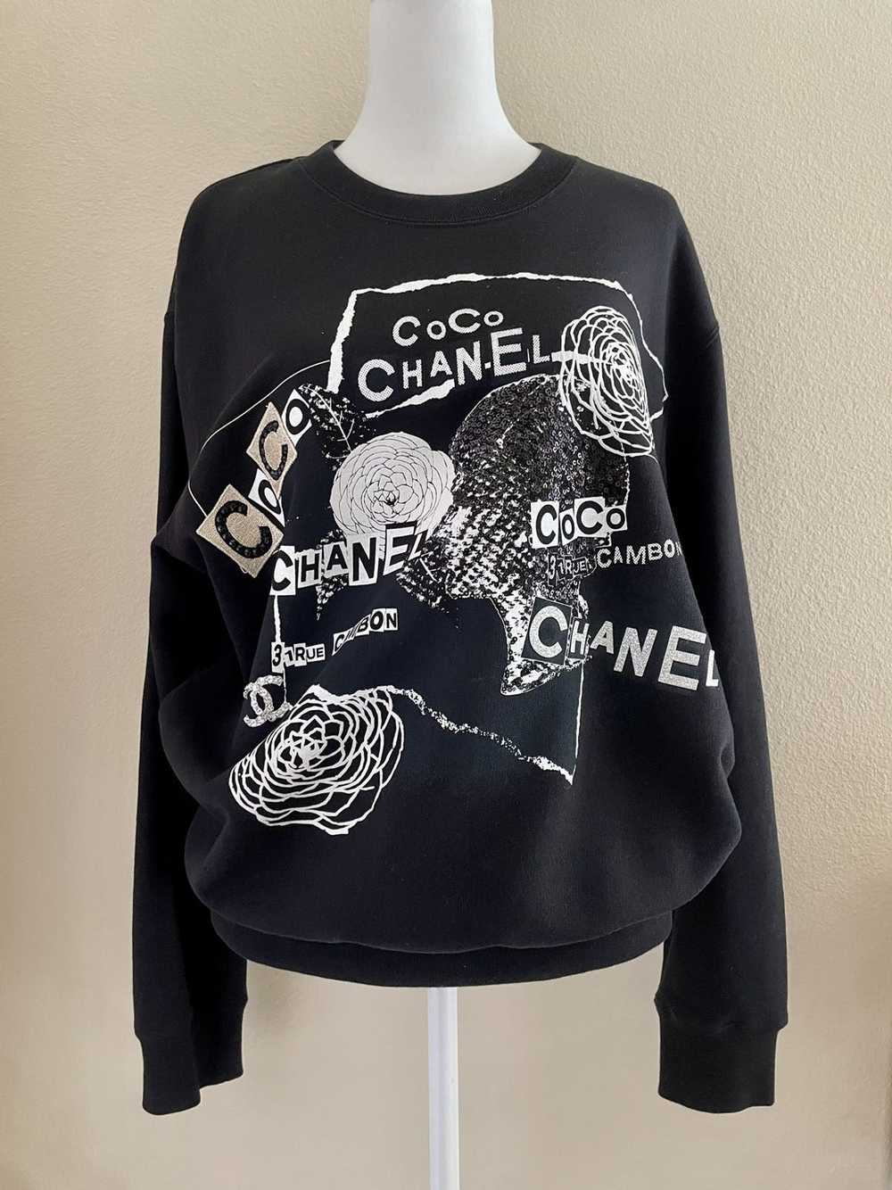 NWT CHANEL 20P Rue Cambon CC LOGO EMBELLISHED PULLOVER SWEATER - SMALL