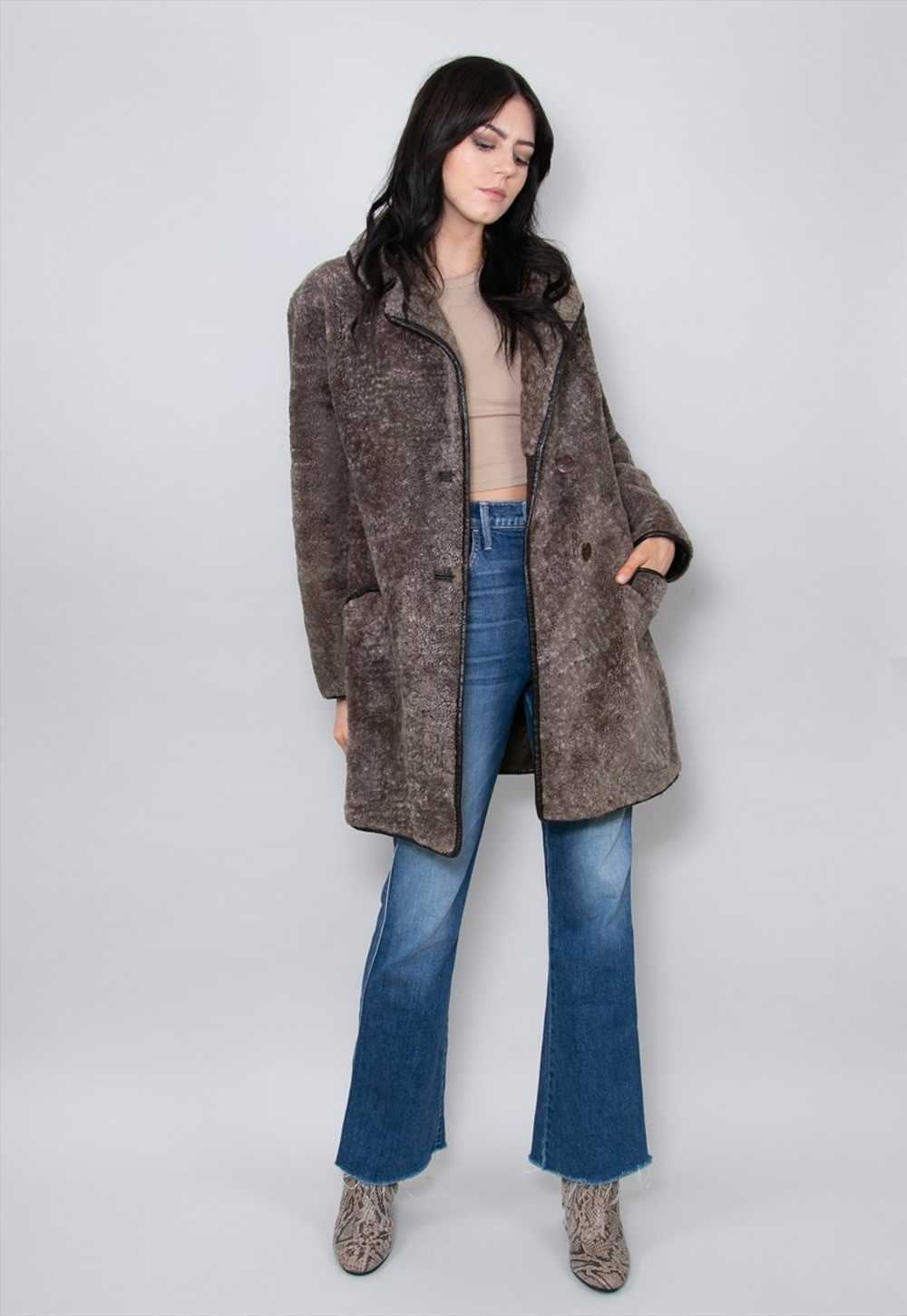 70's Vintage Ladies Coat Brown Shearling Sheepskin - image 1