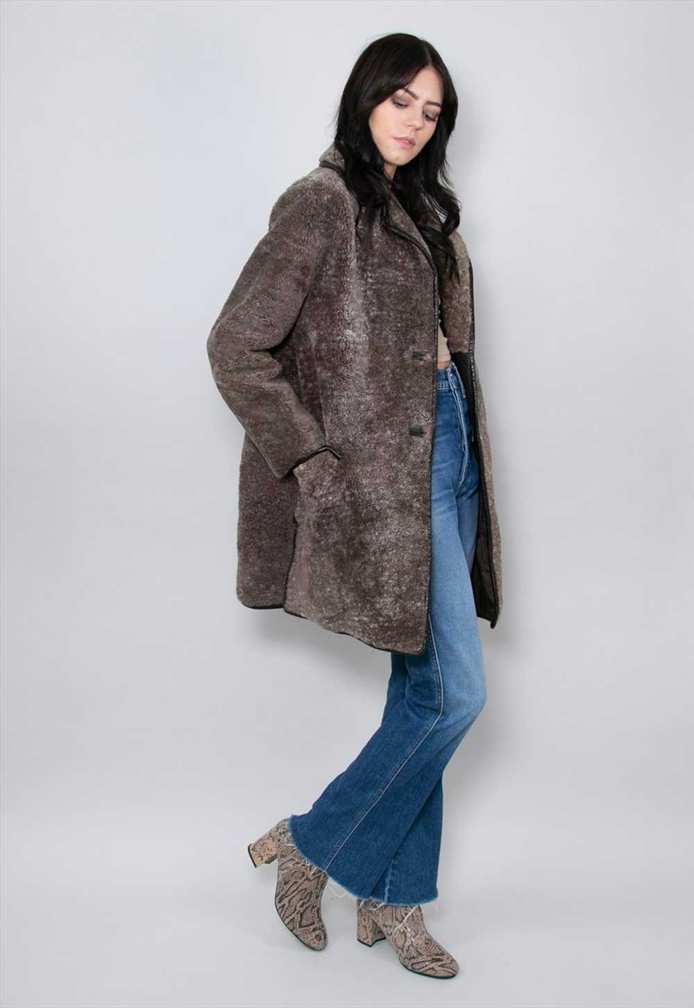 70's Vintage Ladies Coat Brown Shearling Sheepskin - image 2