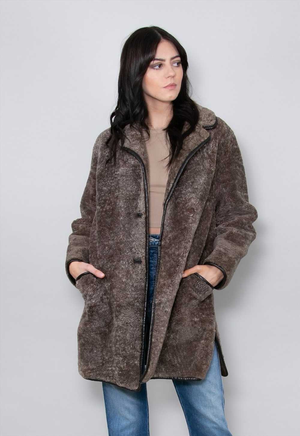 70's Vintage Ladies Coat Brown Shearling Sheepskin - image 5