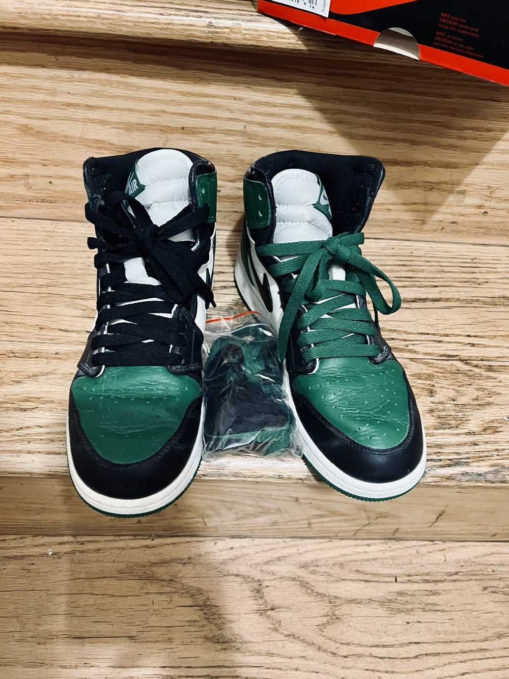 Jordan Brand × Nike Air Jordan1 BETRO HIGH OG GS - image 2